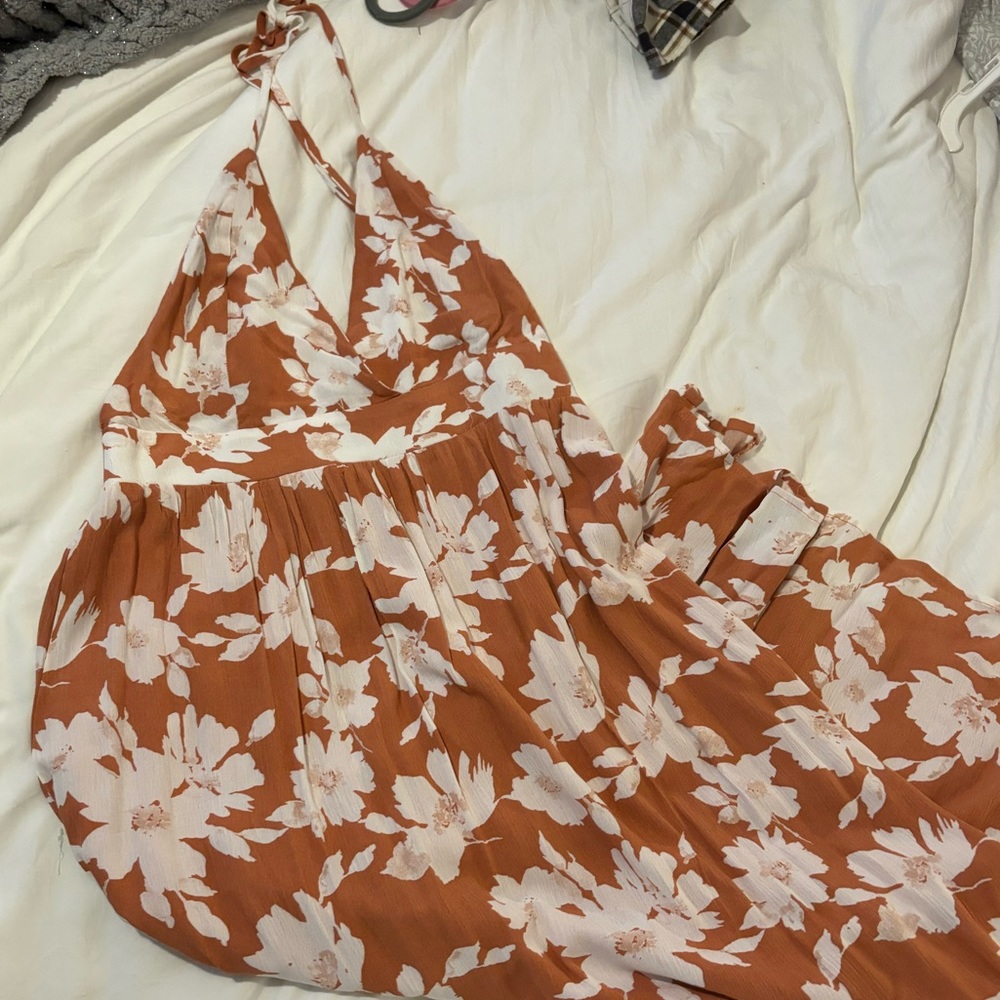 pretty floral dress with 2 leg slits and open back